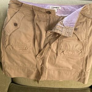 Banana Republic khaki skirt. Size 8. Small